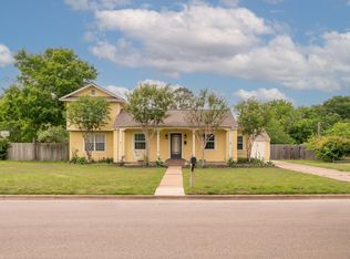 710 Inwood Dr, Bryan, TX 77802