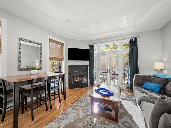 5th image of 1636 W Warren Blvd #1