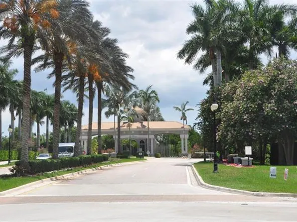 19496 S Whitewater Ave, Fort Lauderdale, FL 33332