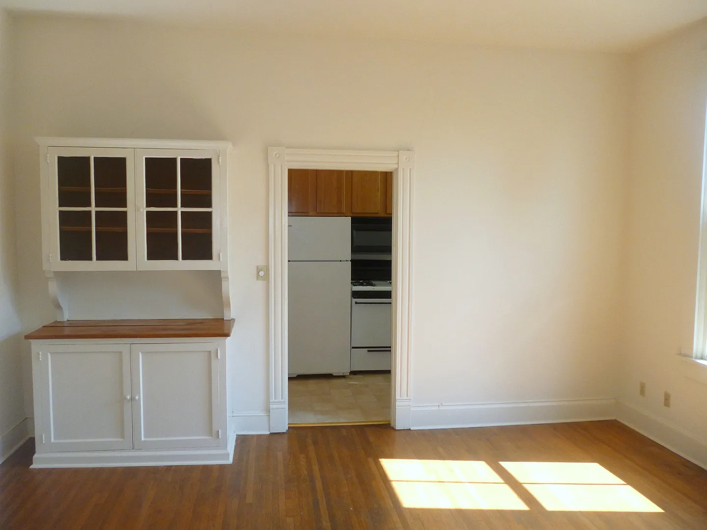 1107 Wertland Street — Photo 3