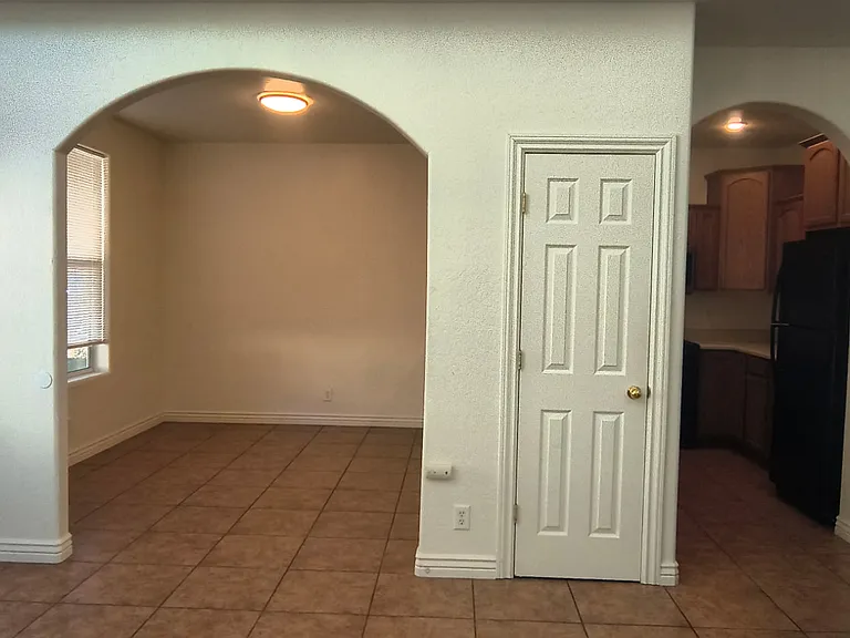 1481 E Ivy Ln #1 — Photo 4