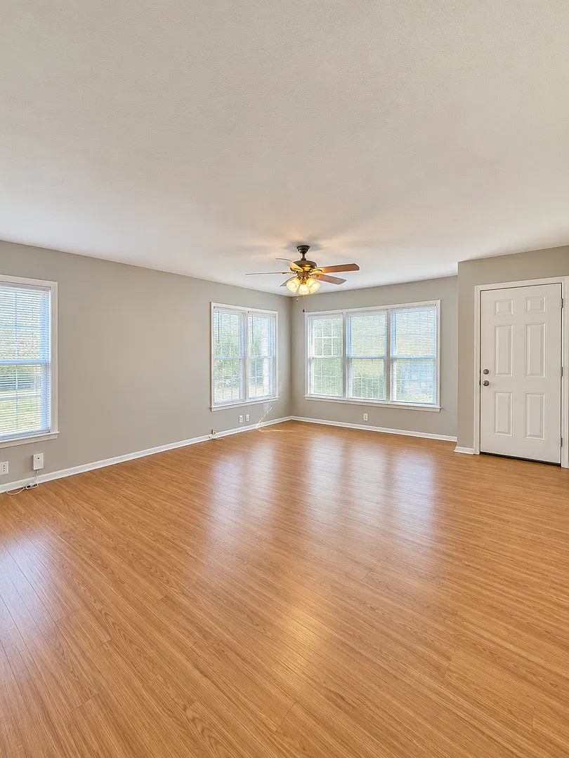 2710 Lantern Walk SE — Photo 3