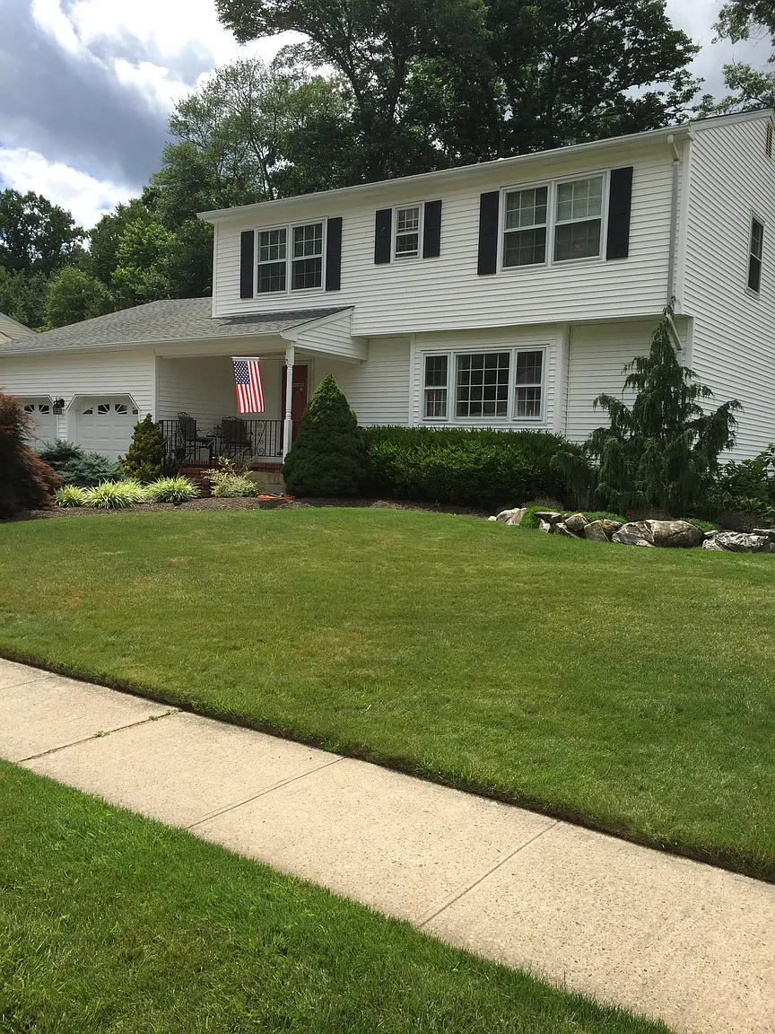 14 Oaktree Rd photo 1