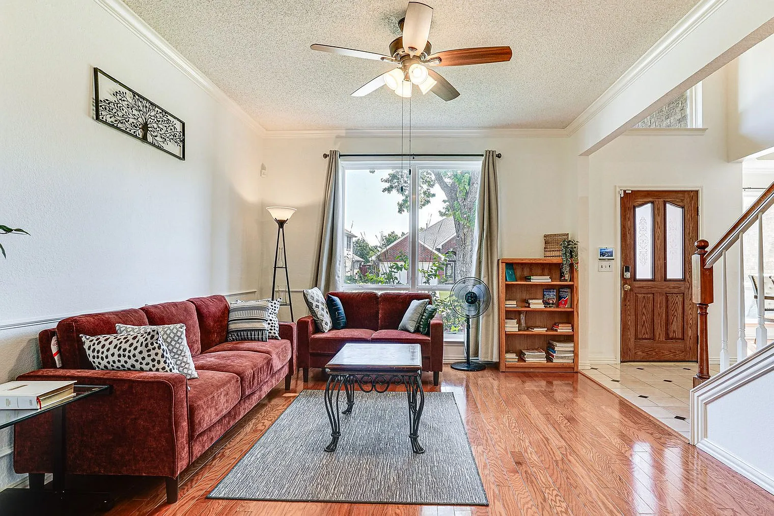 6 bed, 2.0 bath, 2970 sqft, $10,461 — Photo 2