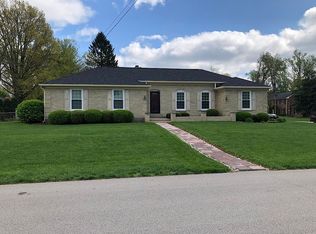 8100 Springlake Dr, Barbourmeade, KY 40241