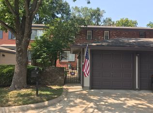 959 Silversprings Ln, Ballwin, MO 63021