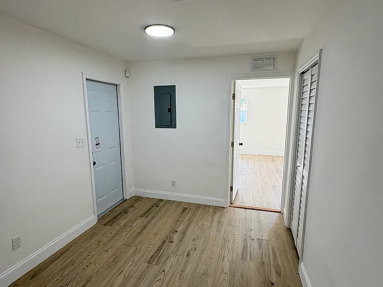 2572 NW 20th St #A — Photo 11