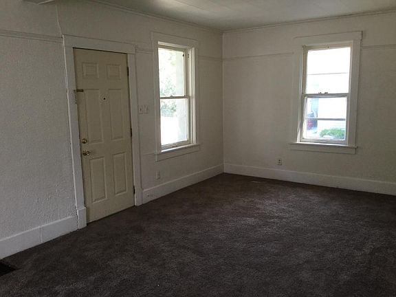 3rd image of 926 W Virginia Ave