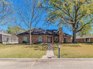 903 Village Green Dr, Rockwall, TX