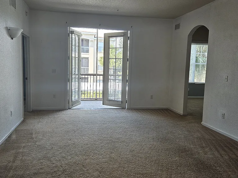 3001 Laurel Park Ln #201 — Photo 17