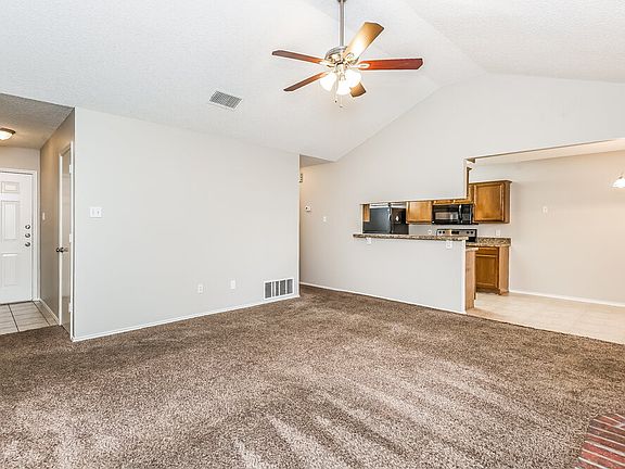 4th image of 616 Cumberland Dr