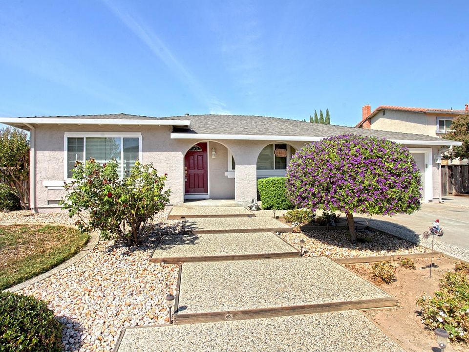 1st image of 97 Park Village Pl