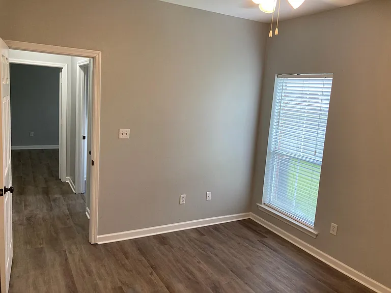 26500 Greenwood Dr — Photo 8