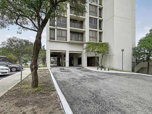 2nd image of 7701 Wurzbach Rd #1402