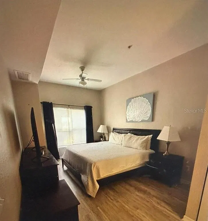 3 bed, 2.0 bath, 1296 sqft, $1,965 — Photo 4