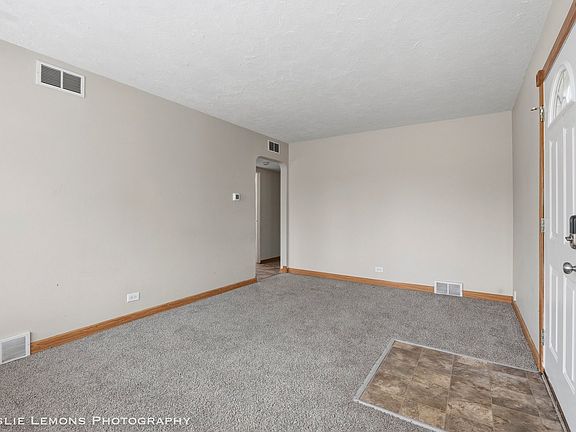 3rd image of 10142 S California Ave