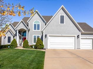 8127 Lone Elm Rd, Lenexa, KS 66220