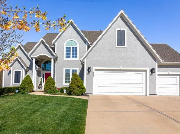 8127 Lone Elm Rd, Lenexa, KS 66220