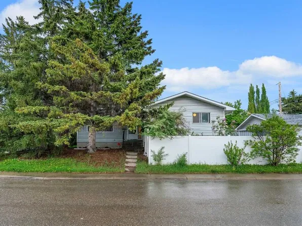 4824 W Vegas Way NW, Calgary, AB T3A 1W1