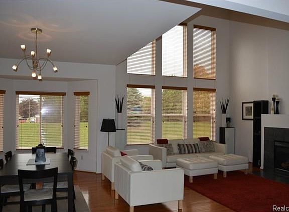 5th image of 29399 Trailwood Dr