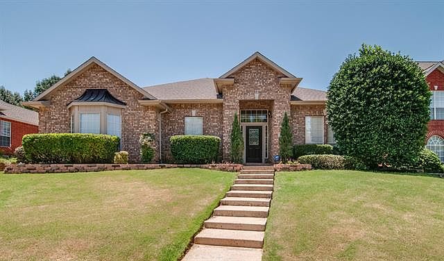 1st image of 105 Thistle Ct