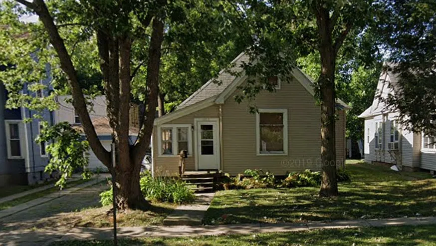1109 E Main St photo 1