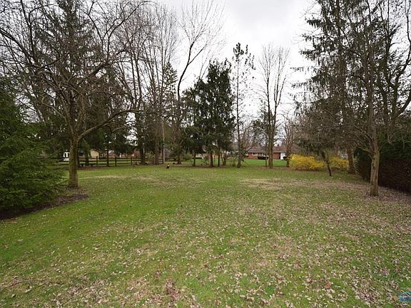5th image of 4125 Marlaine Dr
