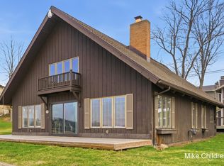 6390 Lakeshore Dr, Saranac, MI 48881