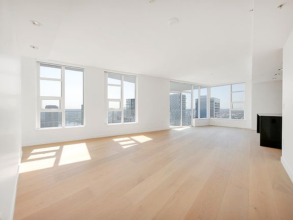 3rd image of 1289 Hornby St #1