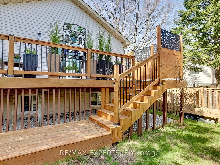 72 Donald Cres — Photo 36