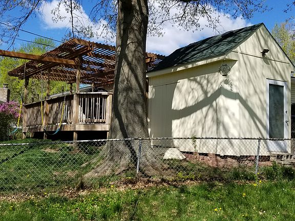 8' X 12' shed with 2 lofts 
