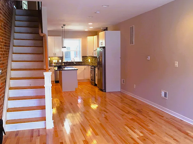 26 N Ellwood Ave — Photo 2