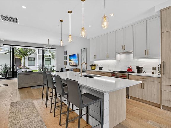 2nd image of 850 Central Ave #208