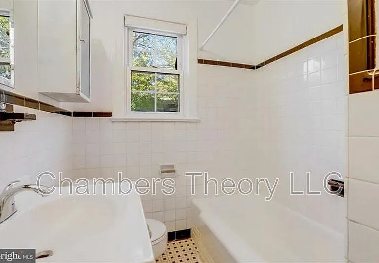 530 N Nelson St #1 — Photo 16