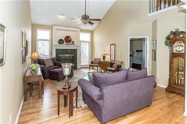 2nd image of 137 Pointe Dr