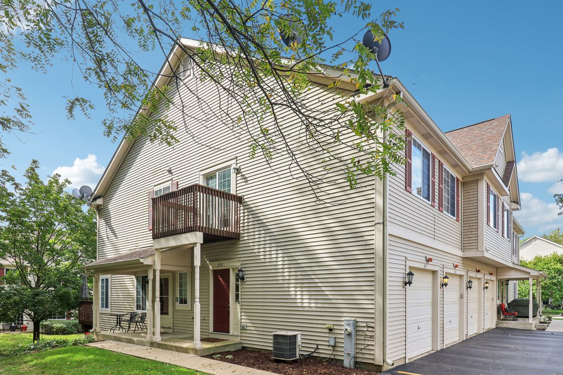 Windsor Dr-S0210-001.jpg