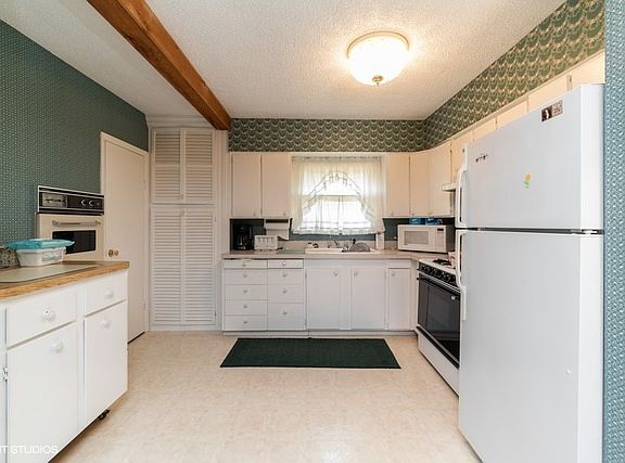 3rd image of 16 Westend Ave