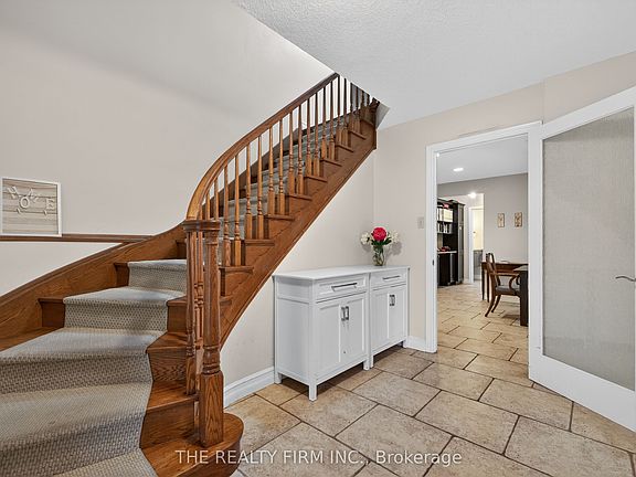 2nd image of 495 Jeffreybrook Close