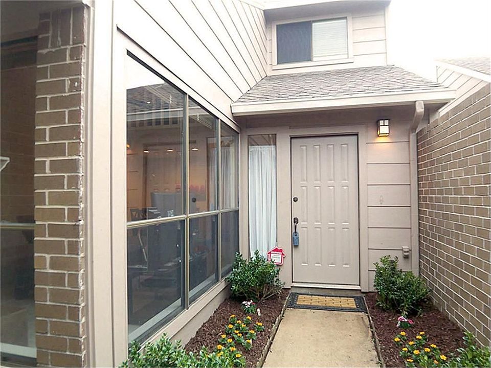 2nd image of 13854 Hollowgreen Dr #303/4