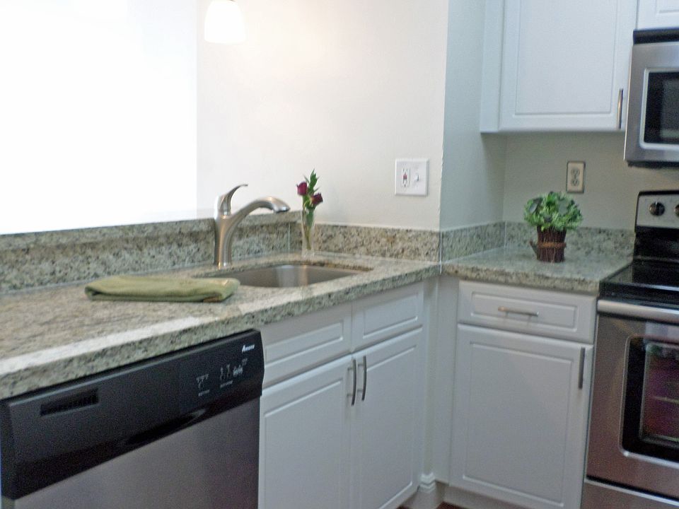 1st image of 800 N Miami Ave APT 1401