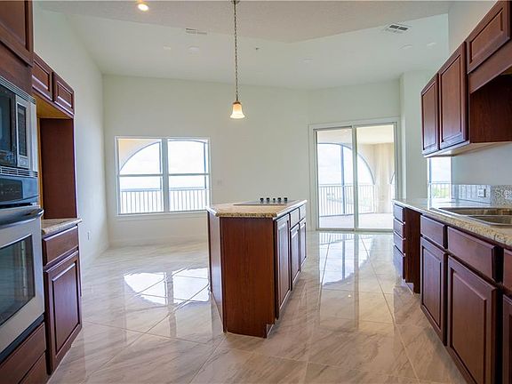 3rd image of 225 W Seminole 606 Blvd