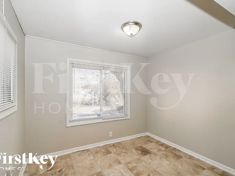 2531 Boulevard Pl — Photo 12