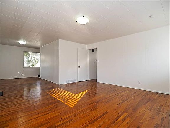 3rd image of 1142 W Dalton Ave