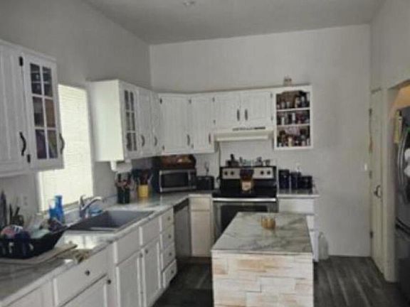 4th image of 701 3rd St