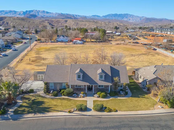 875 Country Ln, Santa Clara, UT 84765