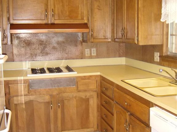2nd image of 4944 Baylor Dr