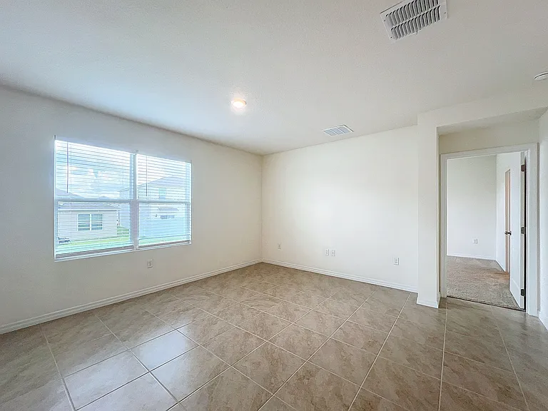 1043 Cascade Dr — Photo 17