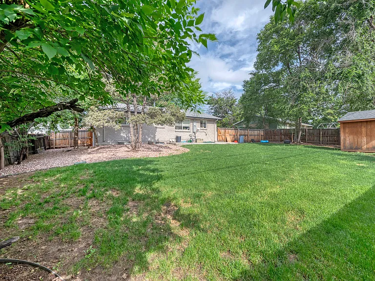 6042 Uno St #B — Photo 23