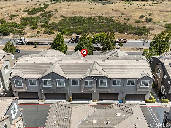 5th image of 1915 Bassett Ln
