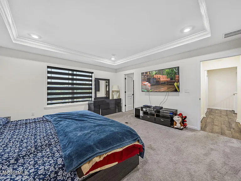 319 Tulip Ct — Photo 33